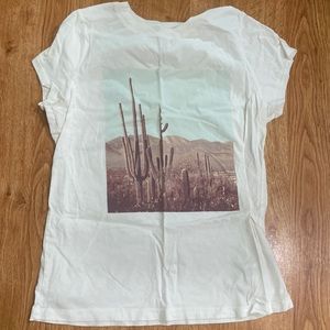 Universal Thread T-shirt